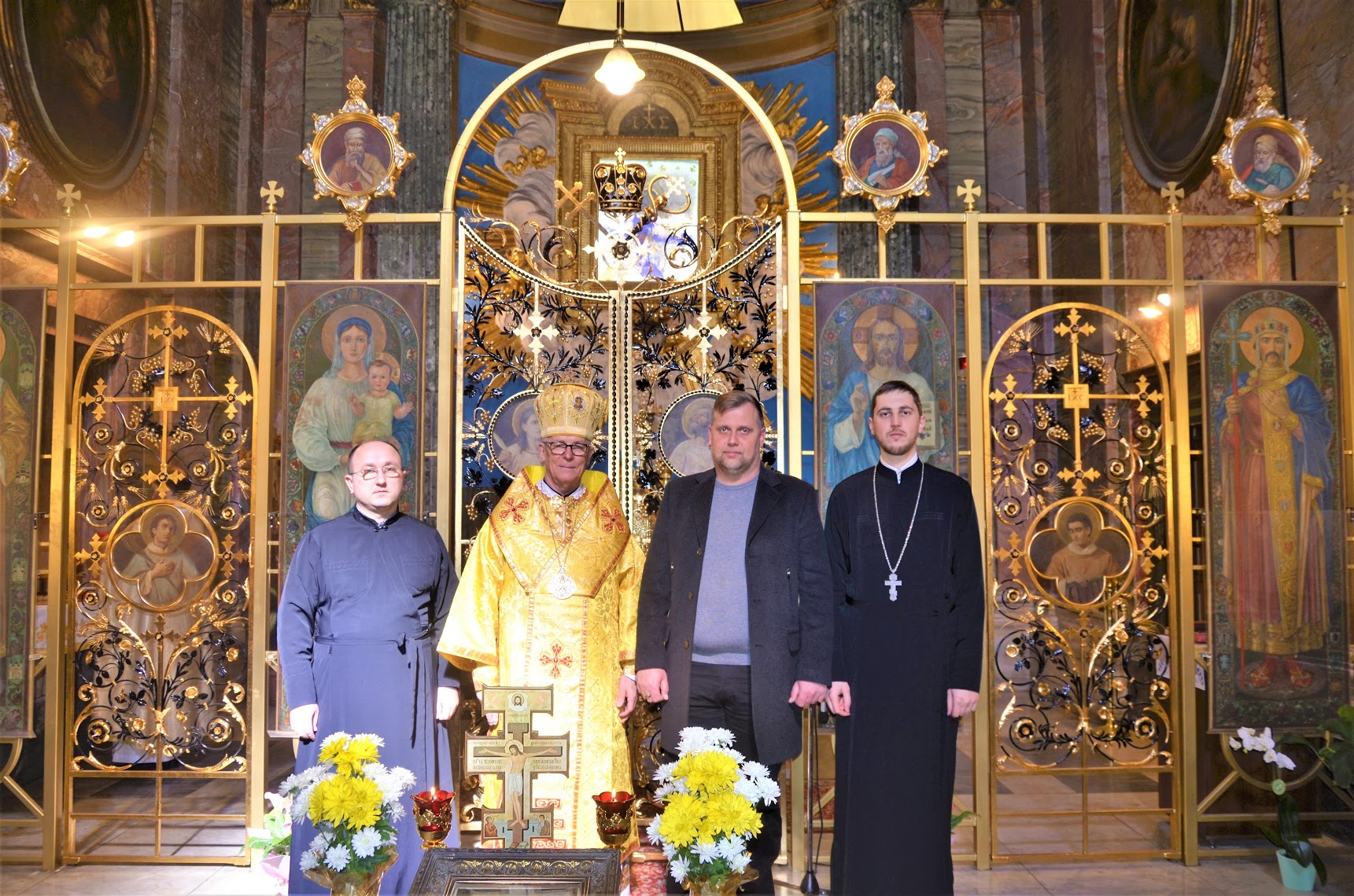 Onovleni dveri ikonostasu